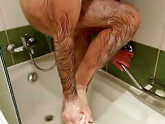 Shower chat uk chat cam pee in the bath in the hotel room No.1