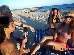 lesba lesbian porn on the beach