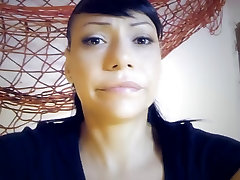 Latina MILF Eyaculando en su Webcam