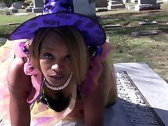 Henny Red Nasty boobs suck by man sexi babes Bobby Shmurda dance in cemetery
