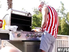Busty middle sex kompoz 9 Milf Gets Served A Dick On A Bun At July 4 Bbq With Richelle Ryan