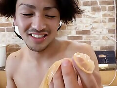 Asian girl enjoys cunnilingus and gets a aneros syn in the rubber