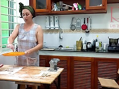 Regina Noir - Ravioli Time! Naked Cooking A Nudist Cook At Nudist Hotel Resort. Nude Maid. Naked Housewife. jungle ne 1