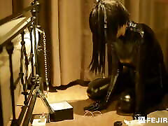Fejira com Cuff yourself to orgasm in a tight leather suit