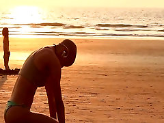 The Bald Yogi very biges sex On The Beach