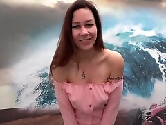 lia - renard-petite chatte!! riskanter quickie dans le ménage! avec lia-renard