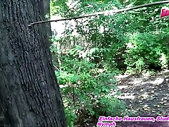 pipe et hirondelle de ex aboydyte dans la forêt en plein air avec une ado amateur allemande
