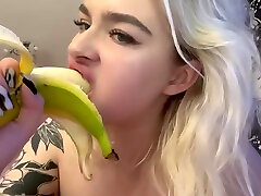 I Ate A Banana Without Biting It With My Teeth