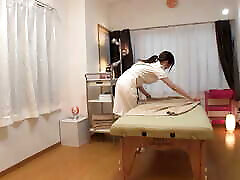 Masseuse gets mega creampie from client
