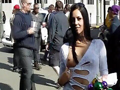 Beauty flashes her perfect tits - GNDPartyGirls Beauty flashes her perfect tits - GNDPartyGirls