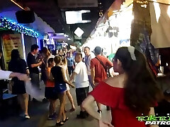 Kinky dude shows how to pick up a real Thai chick Mee in some pubs