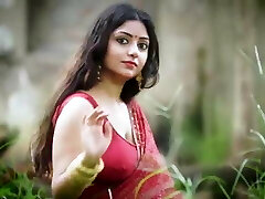 Fuckable Indian AUnty Rupashree In Crimson Sari outside