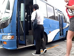 A Married Nymph's Breasts Stick to a Student's Bod on a Crowded Bus! The Wife's Sexual Desire Is Ignited by the Pecker