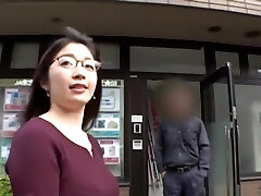 Sweet Japanese lady with nice tits gets dicked - Shinkawa Aina