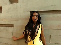 Poonam Pandey’s smoking hot body