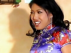 Behind the gigs footage of actors before and after the vignettes