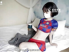 fille de football asiatique sexy en forme - fille de football asiatique éjacule et se fait baiser-sexe creampie