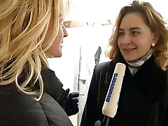 deux filles allemandes excitées se léchant les chattes juteuses