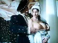 dos chicas de grandes pechos se turnan para chuparme la polla