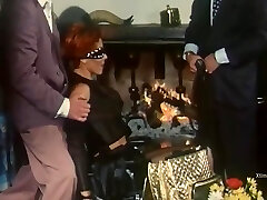 Sarah Young - Una Famiglia Per Pene (full Movie) 81 Min Sarah Young - Una Famiglia Per Pene (full Movie) 81 Min