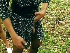 blondynka niemiecki reporter mający bdsm zabawa w the woods