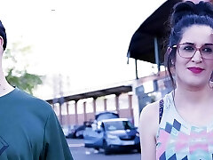 Nine months prego and looking for a laid: Meet Sweet Melissa!