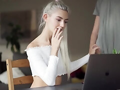 I fucked a teenie during Zoom and filled her vagina with cream!
