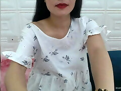 Asian girl, so uber-sexy