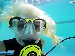 Hungarian girly-girl babes underwater Vodichkina and Farkas