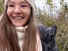 18yo Teenager outdoor Pissing from huge Pussy