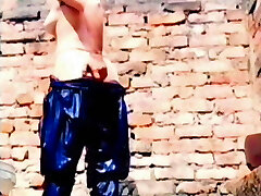 Desi super-hot girl bathing video hot teen girl