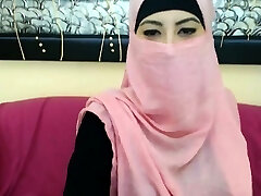 Genuine Timid Arabic Hotties Naked just on Cybersluts