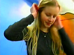 Blondes Girl Solo Mit Dildo und Vibro 