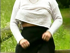 Geile Cougar Schlabber Fotze angespritzt im Auto