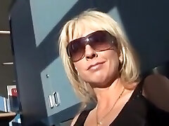 Milf Sexy blonde with a nice bung