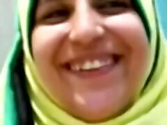 Desi neighbour Lusty aunty park sucking cock cuckold