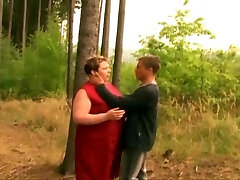 Fat and mature granny gets her vulva hammered on a picking