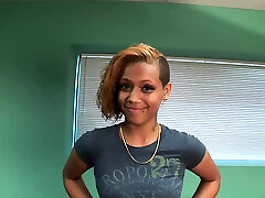 Ebony babe flashes her gorgeous body