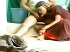 Indian amateur video sexe d'une horny couple sur le sol