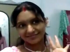 Dirty-minded ugly Indian married woman flashes her big tits in bra on webcam