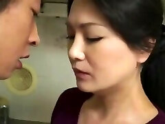 Super-naughty mummy see girl boyfriend do quick fuck in the kitchen