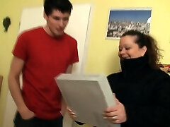 sexy gros cul pulpeuses se cloué sur le sol