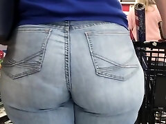 Big sweet ass white gilf spy in pants