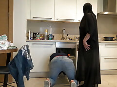 Egyptian Wife Humped By Plumber In London Apartment