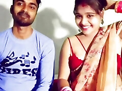 Recent Desi couples hindi chudai mms video small tits bhabhi