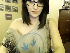 It should be illegal to have a body that sexy and this teenager is a great camgirl