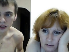 adolescent rousse lingerie enseignant dans une webcam s