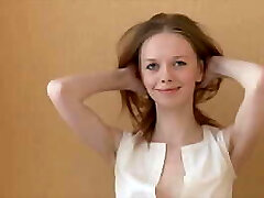 Brunette Coed Daisy Cums After Spreading Her Legs And Tugging!