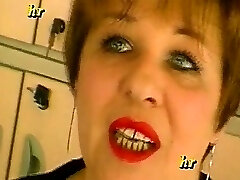 Unexperienced swingers scene in Sporchi vizi di famiglia Part 01