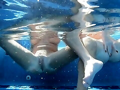 jade jamison liens de famille, plaisir de la piscine